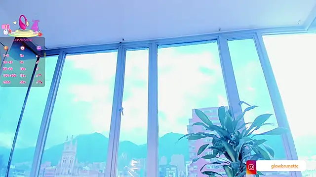 Megan Lim online show from February 17, 2025, 1:53 pm