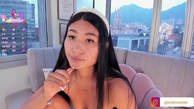 Megan Lim online show from February 20, 2025, 1:19 pm