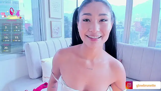 Megan Lim online show from March 1, 2025, 1:29 pm