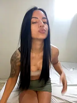 Snapshot of Elamesmamorena chatting on November 6, 2025, 11:00 am Elamesmamorena online show from November 6, 2025, 11:00 am