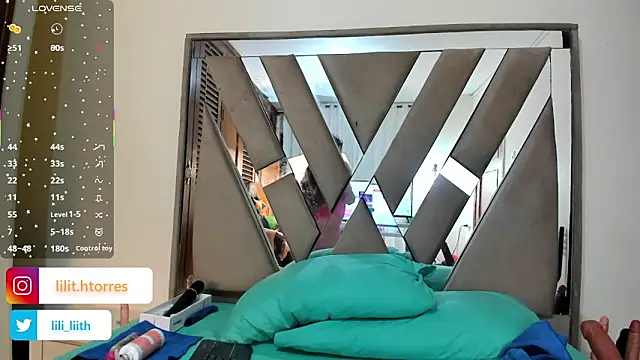 LILITH TORRES1 online show from November 26, 2025, 9:05 pm