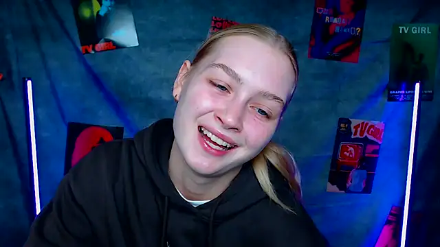 MademoiselleCl online show from October 16, 2025, 12:17 pm