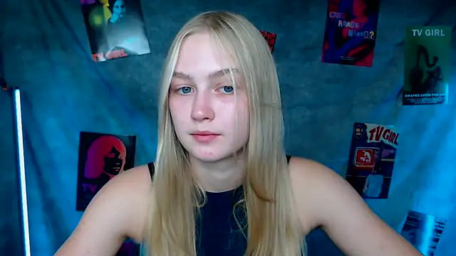 MademoiselleCl online show from October 18, 2025, 5:03 pm