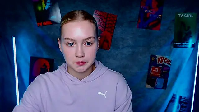 MademoiselleCl online show from October 21, 2025, 12:06 pm