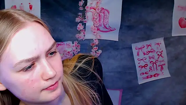 Snapshot of MademoiselleCl chatting on March 2, 2026, 1:29 pm MademoiselleCl online show from March 2, 2026, 1:29 pm