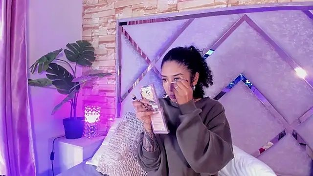 Snapshot of _lanna_jhonson_ chatting on September 29, 2025, 1:00 am lanna jhonson online show from September 29, 2025, 1:00 am