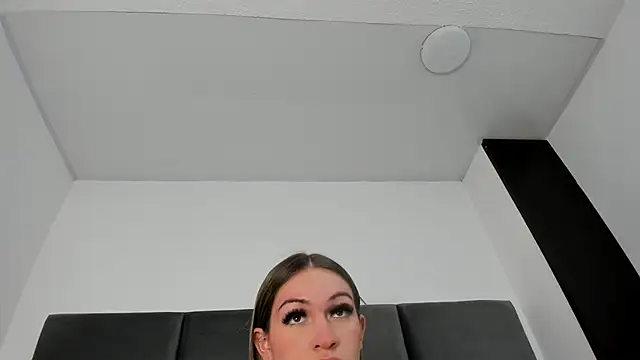 Lizz Luna online show from October 11, 2025, 2:15 pm