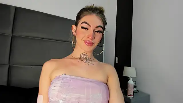 Lizz Luna online show from November 6, 2025, 5:25 pm