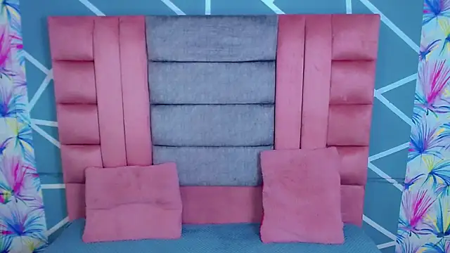 Snapshot of MichellMejia chatting on December 3, 2024, 11:44 am MichellMejia online show from December 3, 2024, 11:44 am