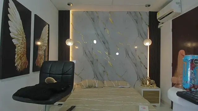 Snapshot of estephany_doll chatting on December 20, 2024, 2:05 pm estephany doll online show from December 20, 2024, 2:05 pm