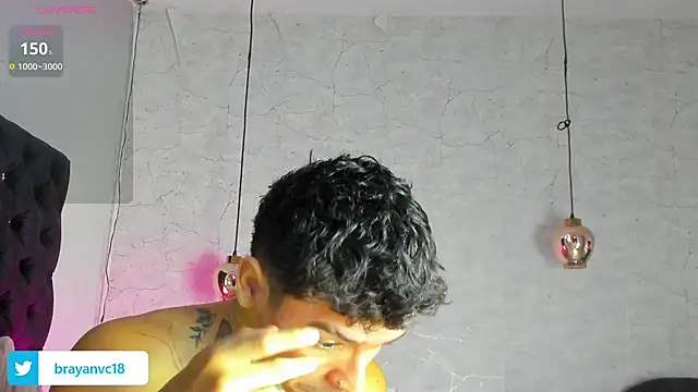 Snapshot of Ian_Castillo_ chatting on October 6, 2025, 11:18 am Ian Castillo online show from October 6, 2025, 11:18 am