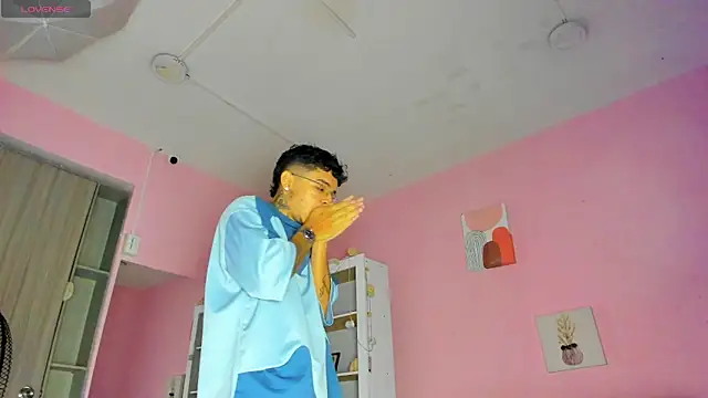 Snapshot of Ian_Castillo_ chatting on November 4, 2025, 11:09 am Ian Castillo online show from November 4, 2025, 11:09 am