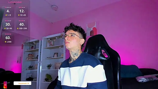 Ian Castillo  online show from December 18, 2025, 11:16 am