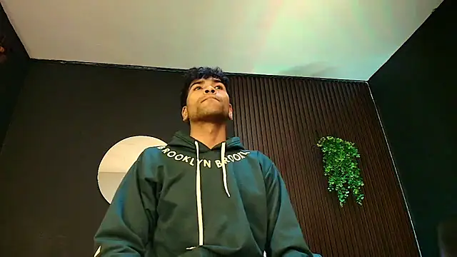 Snapshot of Aaron_Jassell1 chatting on November 15, 2025, 2:53 am Aaron Jassell1 online show from November 15, 2025, 2:53 am