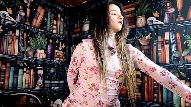 julietta   jackson online show from April 7, 2026, 8:09 pm