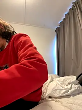 wolfwhite95 online show from October 27, 2025, 3:27 pm