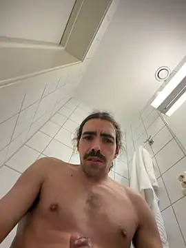 wolfwhite95 online show from April 14, 2026, 11:11 pm