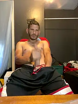 Snapshot of Chico_Bellaco chatting on September 18, 2025, 4:20 pm Chico Bellaco online show from September 18, 2025, 4:20 pm