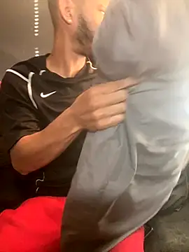 Snapshot of Chico_Bellaco chatting on October 16, 2025, 12:39 pm Chico Bellaco online show from October 16, 2025, 12:39 pm