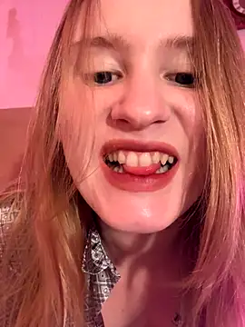 saint cat25 online show from December 3, 2025, 8:40 pm