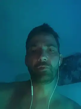 Romix2985 online show from July 29, 2026, 12:42 am