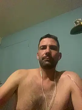 Romix2985 online show from August 3, 2026, 10:57 pm