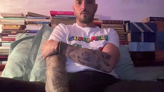 alessandromori91 online show from April 11, 2026, 9:19 pm