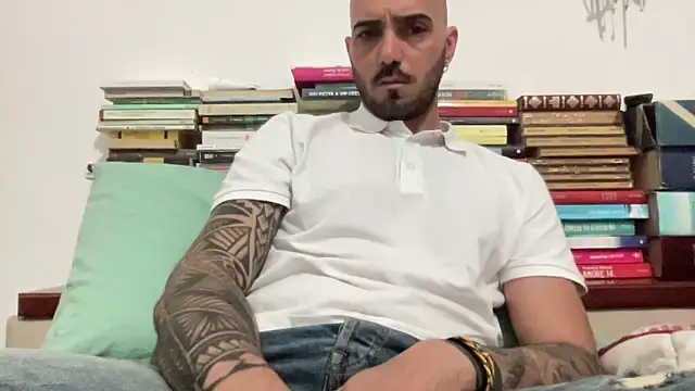 alessandromori91 online show from April 14, 2026, 2:01 pm