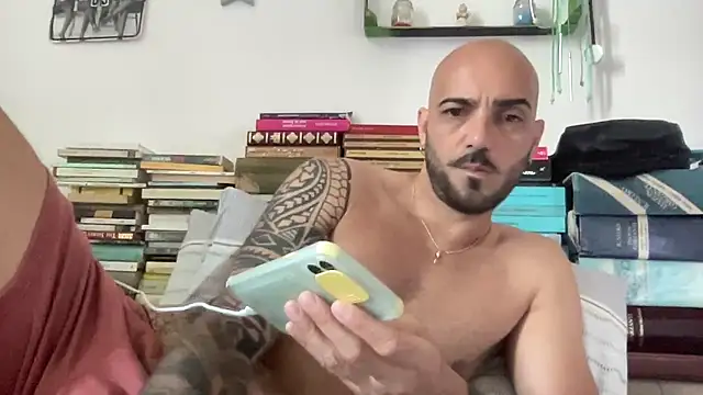alessandromori91 online show from June 12, 2026, 5:28 am