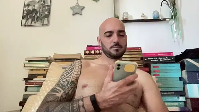alessandromori91 online show from June 19, 2026, 8:07 am