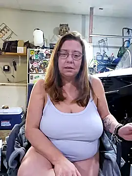 Snapshot of MsShelby40 chatting on December 1, 2024, 8:42 pm MsShelby40 online show from December 1, 2024, 8:42 pm