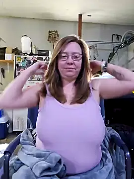 Snapshot of MsShelby40 chatting on December 26, 2024, 5:30 pm MsShelby40 online show from December 26, 2024, 5:30 pm