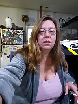 Snapshot of MsShelby40 chatting on December 26, 2024, 10:31 pm MsShelby40 online show from December 26, 2024, 10:31 pm