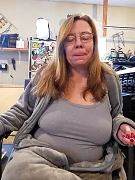 Snapshot of MsShelby40 chatting on January 11, 2025, 5:40 pm MsShelby40 online show from January 11, 2025, 5:40 pm