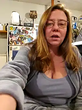 Snapshot of MsShelby40 chatting on January 11, 2025, 11:13 pm MsShelby40 online show from January 11, 2025, 11:13 pm