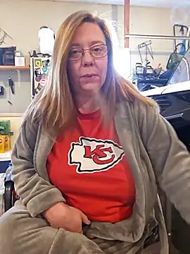 Snapshot of MsShelby40 chatting on January 26, 2025, 6:16 pm MsShelby40 online show from January 26, 2025, 6:16 pm