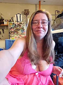 Snapshot of MsShelby40 chatting on September 12, 2025, 10:54 pm MsShelby40 online show from September 12, 2025, 10:54 pm