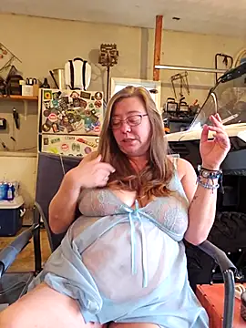 Snapshot of MsShelby40 chatting on September 13, 2025, 10:20 pm MsShelby40 online show from September 13, 2025, 10:20 pm