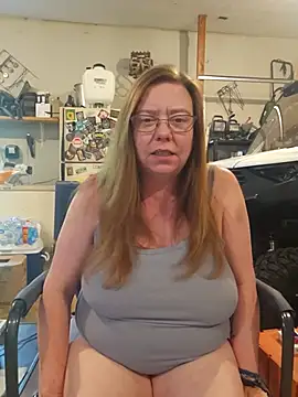 MsShelby40 online show from June 4, 2026, 7:42 pm