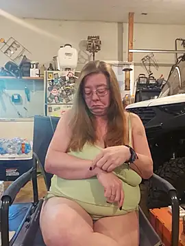 MsShelby40 online show from June 5, 2026, 7:41 pm