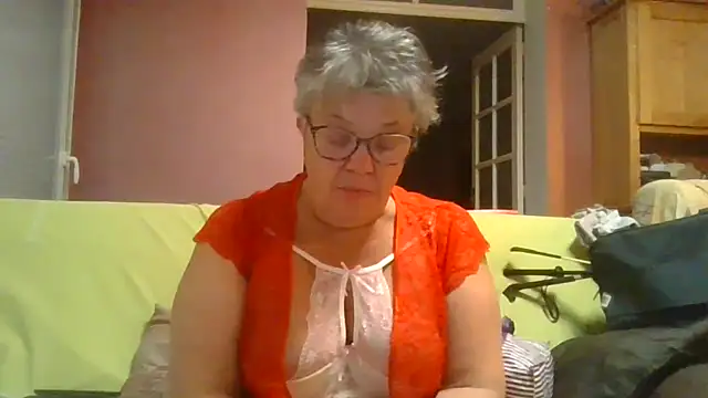 Snapshot of Vandeae44 chatting on September 26, 2025, 7:51 pm Vandeae44 online show from September 26, 2025, 7:51 pm