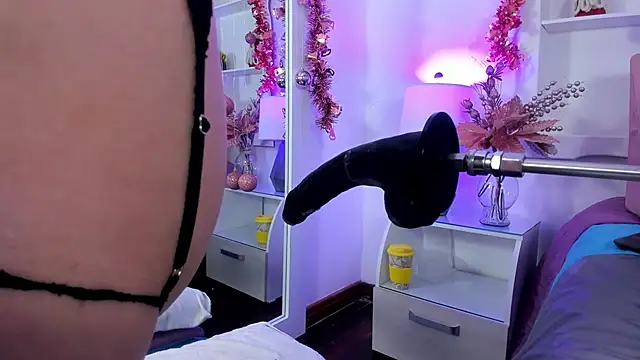 Jenifer Diaz online show from December 23, 2024, 4:39 pm