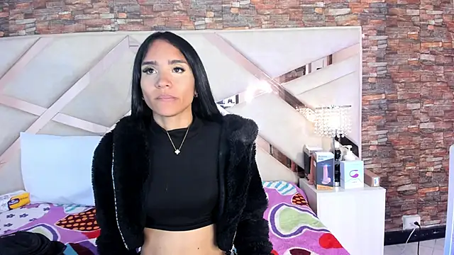 sophie pariss online show from September 24, 2025, 3:10 am