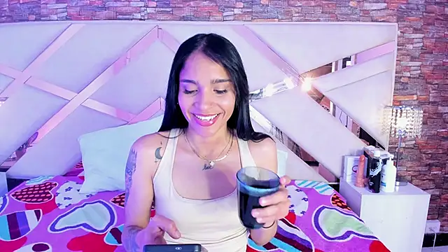 sophie pariss online show from November 6, 2025, 1:39 am