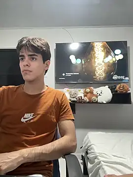 Alex and Fabian online show from December 18, 2025, 5:02 am