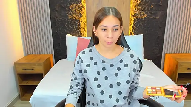 Snapshot of maroly_21 chatting on March 15, 2025, 1:30 am maroly 21 online show from March 15, 2025, 1:30 am