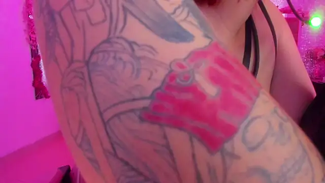 Snapshot of AlessiaDouce chatting on December 29, 2024, 4:08 pm AlessiaDouce online show from December 29, 2024, 4:08 pm