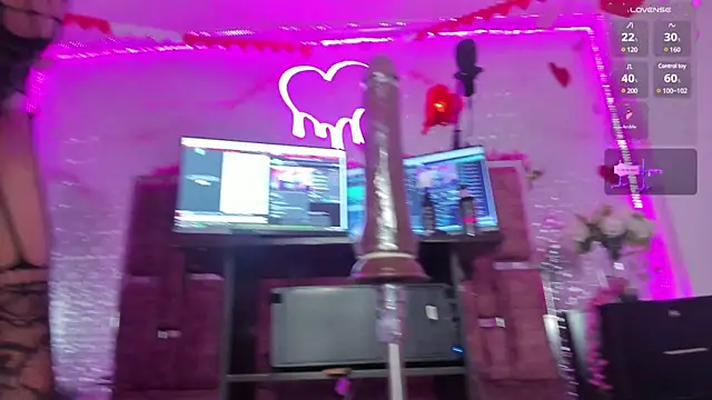 Snapshot of AlessiaDouce chatting on February 13, 2025, 11:26 pm AlessiaDouce online show from February 13, 2025, 11:26 pm