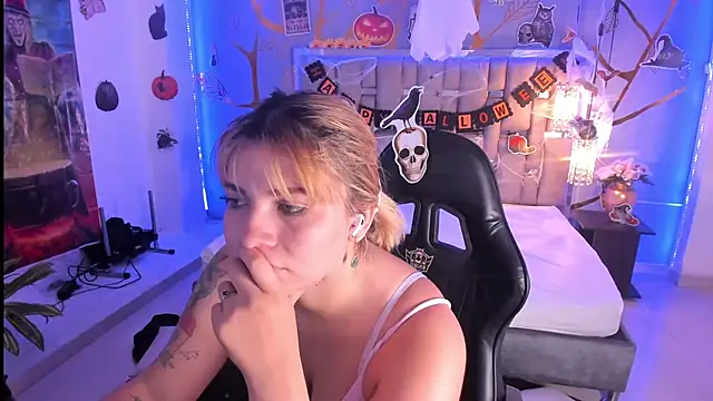 Snapshot of AlessiaDouce chatting on October 29, 2025, 4:26 am AlessiaDouce online show from October 29, 2025, 4:26 am