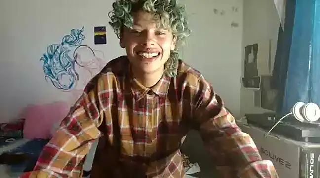 fenixmfx19 online show from December 25, 2024, 9:22 pm